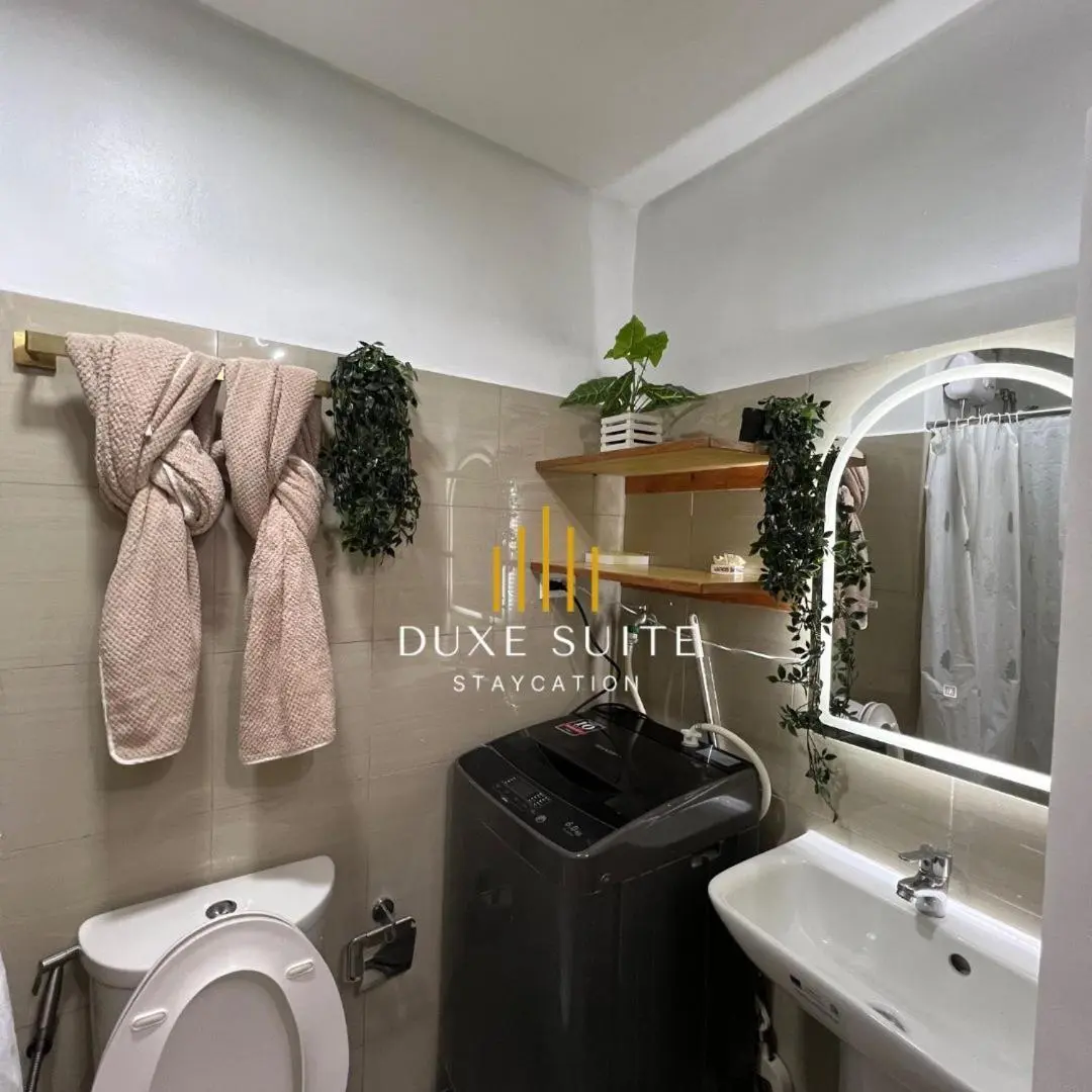 Image 2 of Cozy & Aesthetic walking distance to MOA,near NAIA AIRPORT with NETFLIX,MINIVIDEOKE,BOARDGAMES-DUXE9