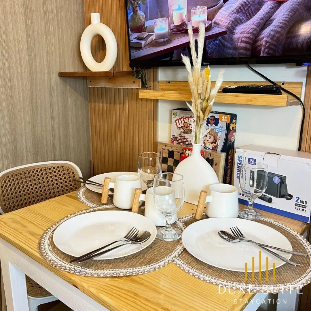 Image 5 of Cozy & Aesthetic walking distance to MOA,near NAIA AIRPORT with NETFLIX,MINIVIDEOKE,BOARDGAMES-DUXE9