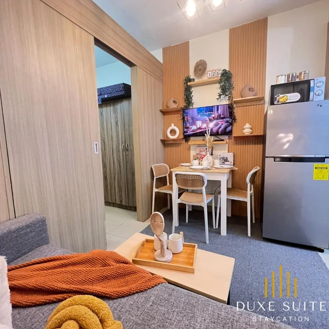 Image 4 of Cozy & Aesthetic walking distance to MOA,near NAIA AIRPORT with NETFLIX,MINIVIDEOKE,BOARDGAMES-DUXE9