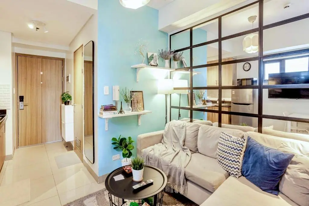 Image of Cozy & Homey 1BR Apartment near MOA facing Pool with Own Parking with Netflix & DisneyPlus & up to 200mbps Wifi
