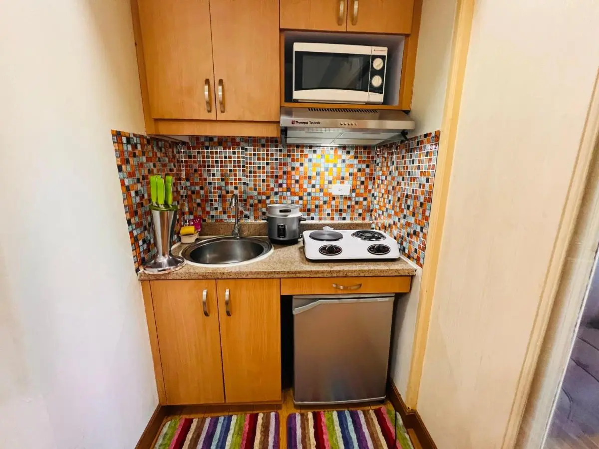 Image 2 of Cozy apartment near Greenbelt Makati City