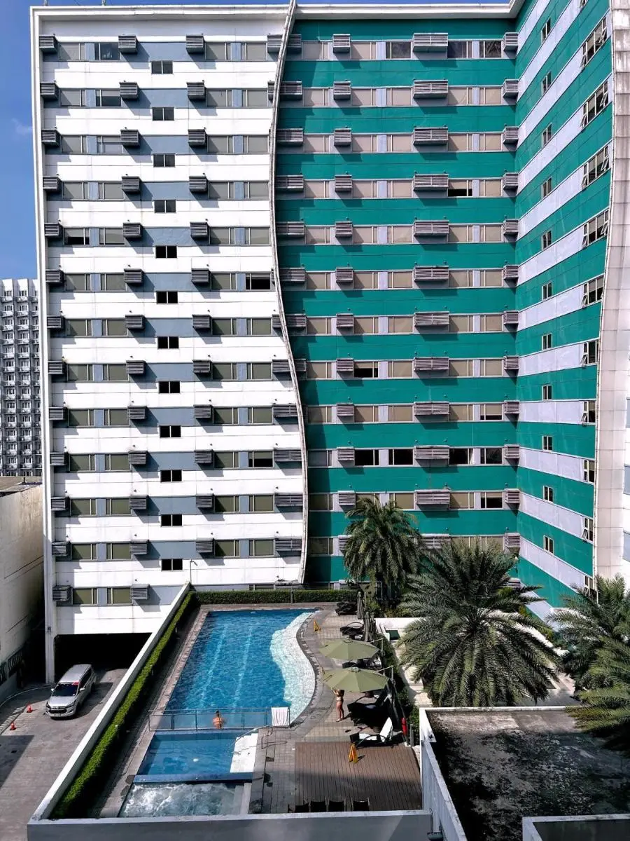 Image 4 of Cozypura Staycation near MOA, Airport , with free fast WIFI, Netflix and pay parking