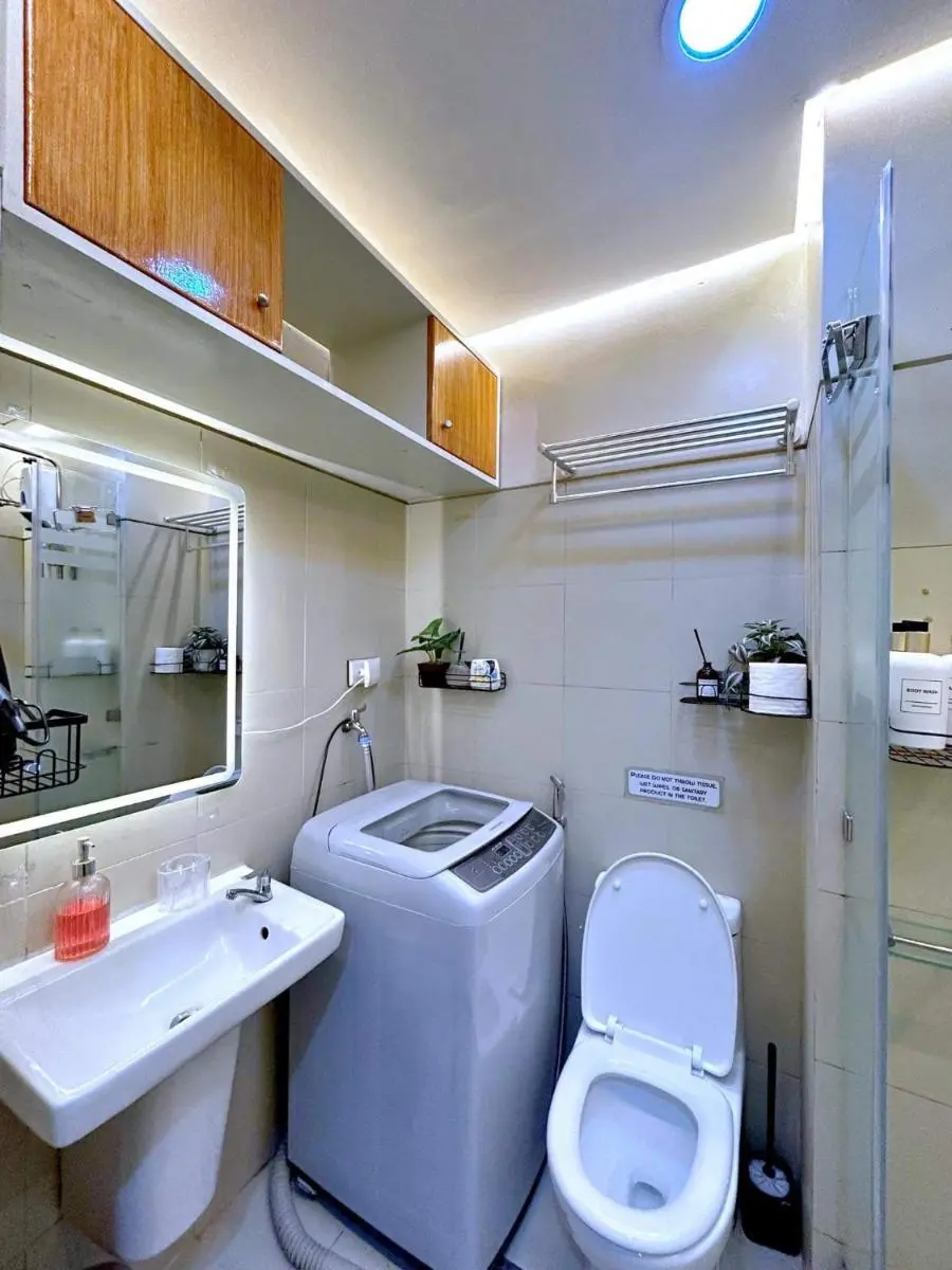 Image 3 of Cozypura Staycation near MOA, Airport , with free fast WIFI, Netflix and pay parking