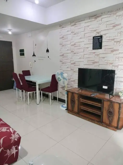 Image 5 of Cubao Manhattan Heights, Unit 8BC Tower B, 1 BR