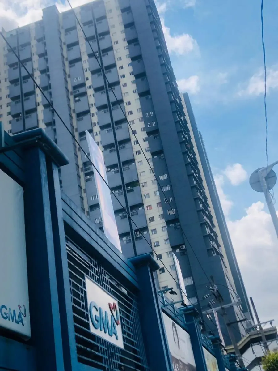 Image 6 of Cylo’s Place Spacious 2BR Apt linked to MRT Station near GMA 7
