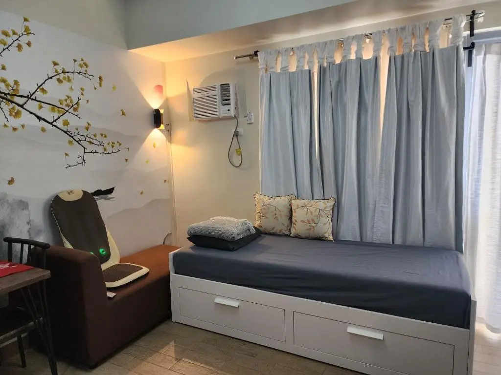 Image of DG CONDOTEL @MANHATTAN PLAZA T2 STUDIO WITH BALCONY , 50 INCH TV AND UNLI WIFI @Araneta Cubao Quezon City Philippines