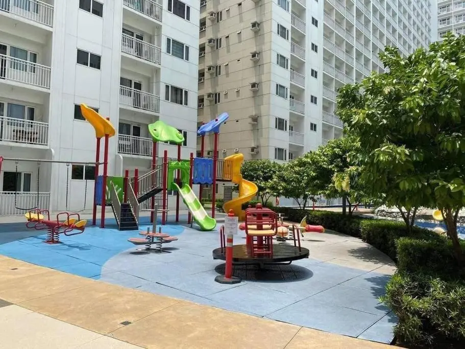 Image 2 of Da Residence-1BR in MOA w/ direct pool access