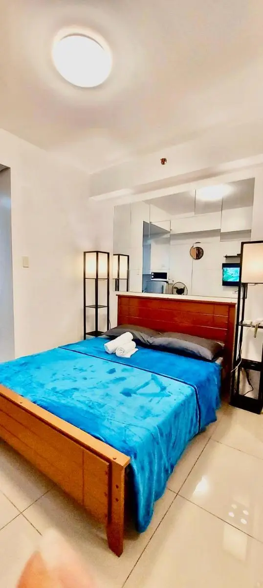 Image 4 of De Luxe, Standard and Studio Suites -The Breeze Residences-close to Airport,Mall of Asia, US Embassy