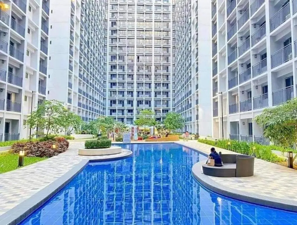 Image of Deluxe Suites Razelles 2 at Shore 2 Residences Tower 1