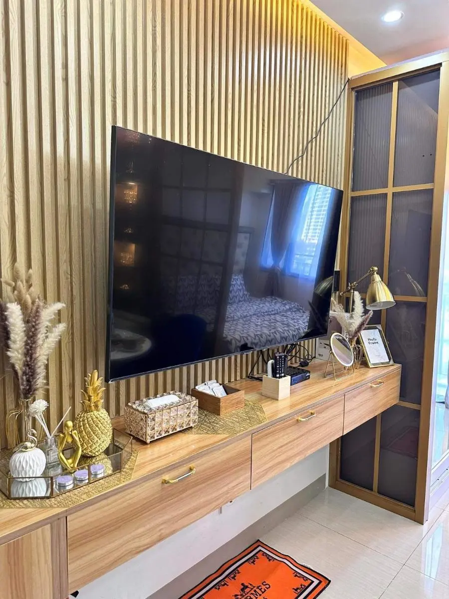 Image 6 of Deluxe Suites Razelles 2 at Shore 2 Residences Tower 1