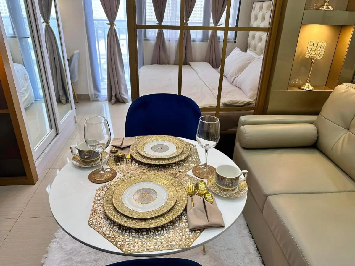 Image 1 of Deluxe Suites Razelles 2 at Shore 2 Residences Tower 1