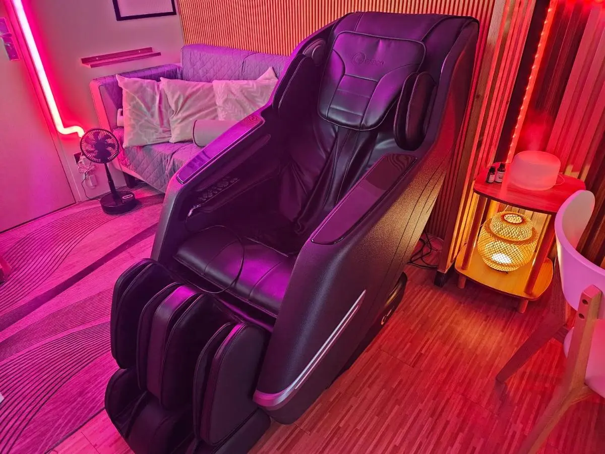 Image 6 of Dlighful Pad’s MassageChair FreeParking Bar Park Garden