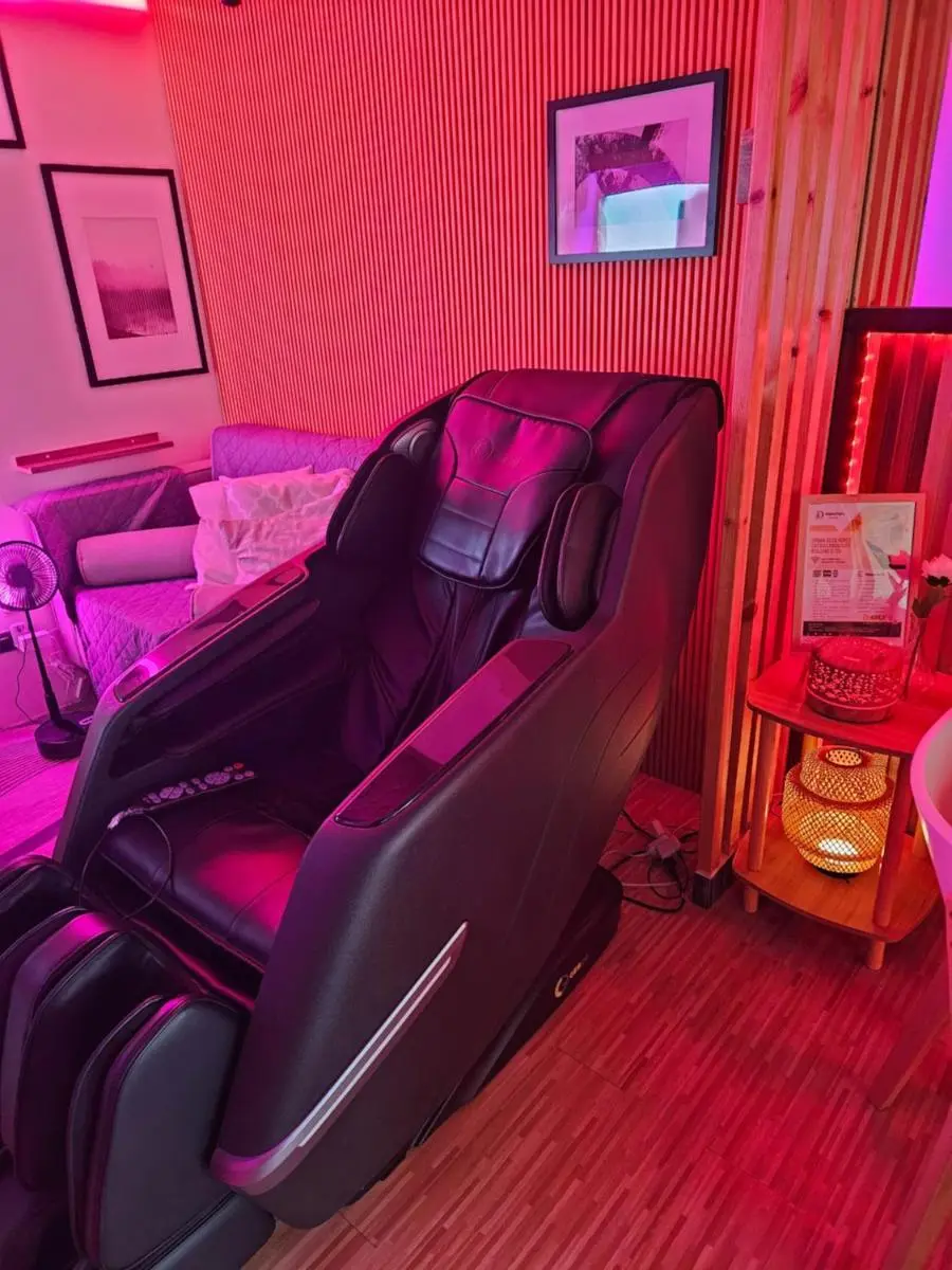 Image 3 of Dlighful Pad’s MassageChair FreeParking Bar Park Garden