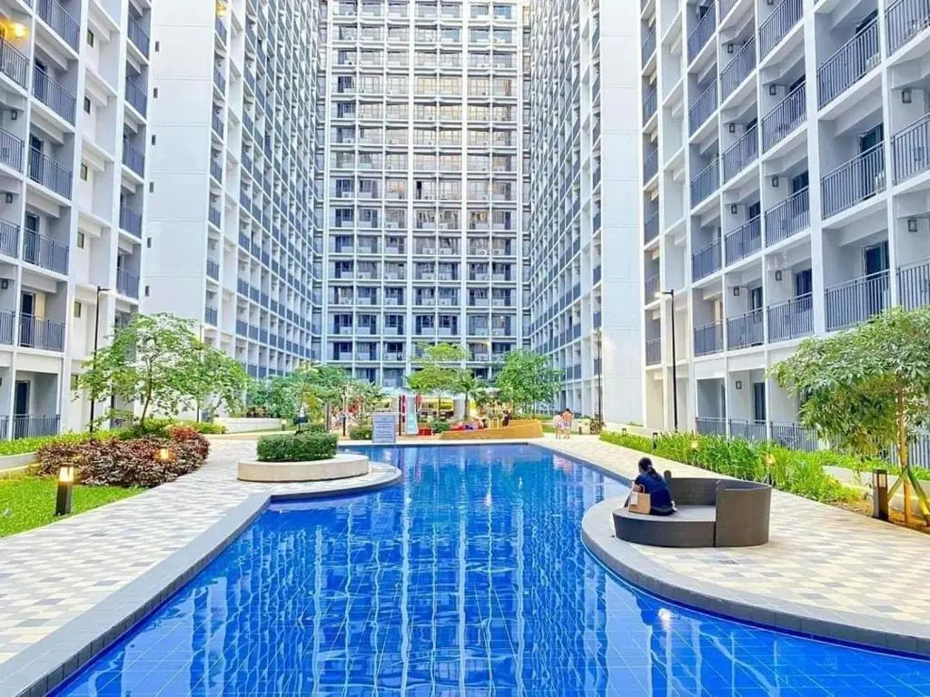 Image of E & R Staycation Condotel near Mall of Asia