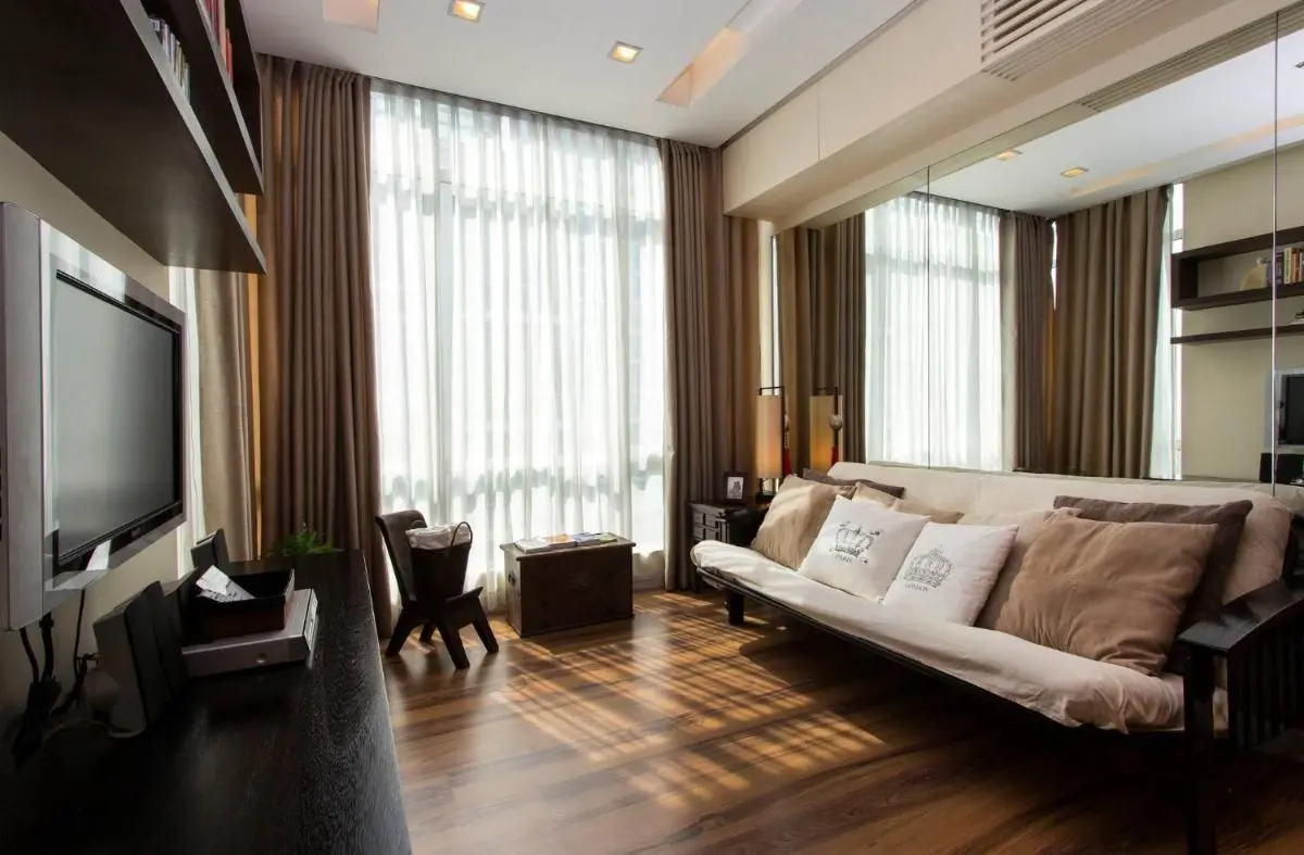 Image 5 of Elegant 2BR Apartment in Upscale Fort BGC Fast Wifi