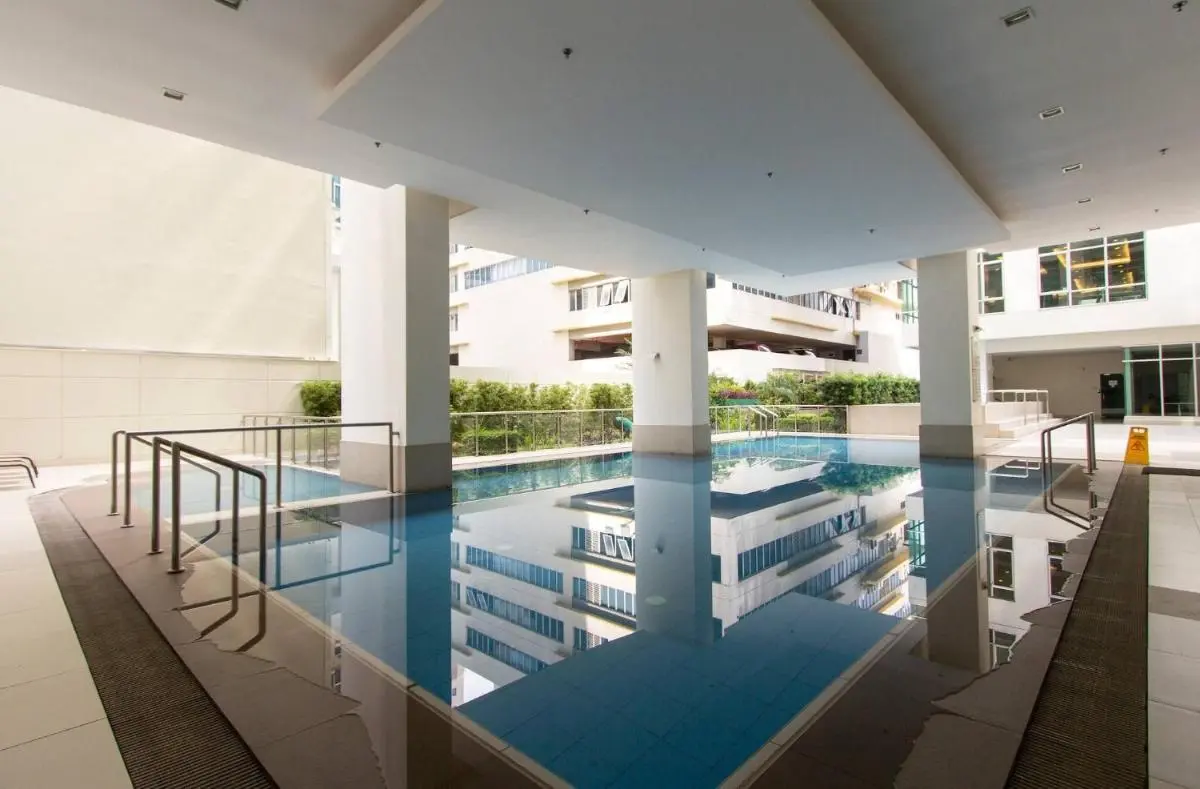 Image 3 of Elegant 2BR Apartment in Upscale Fort BGC Fast Wifi