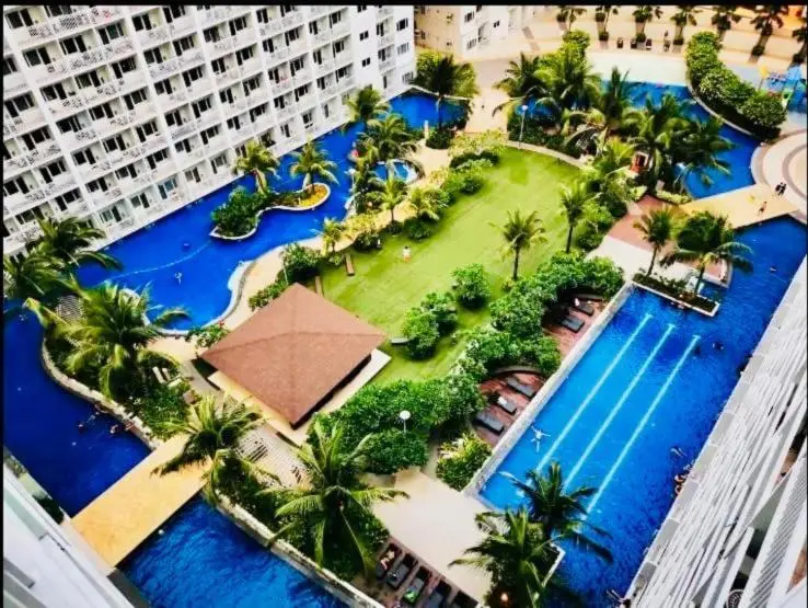 Image 1 of Elegant with Best View Fast Wifi Mall of Asia Airport