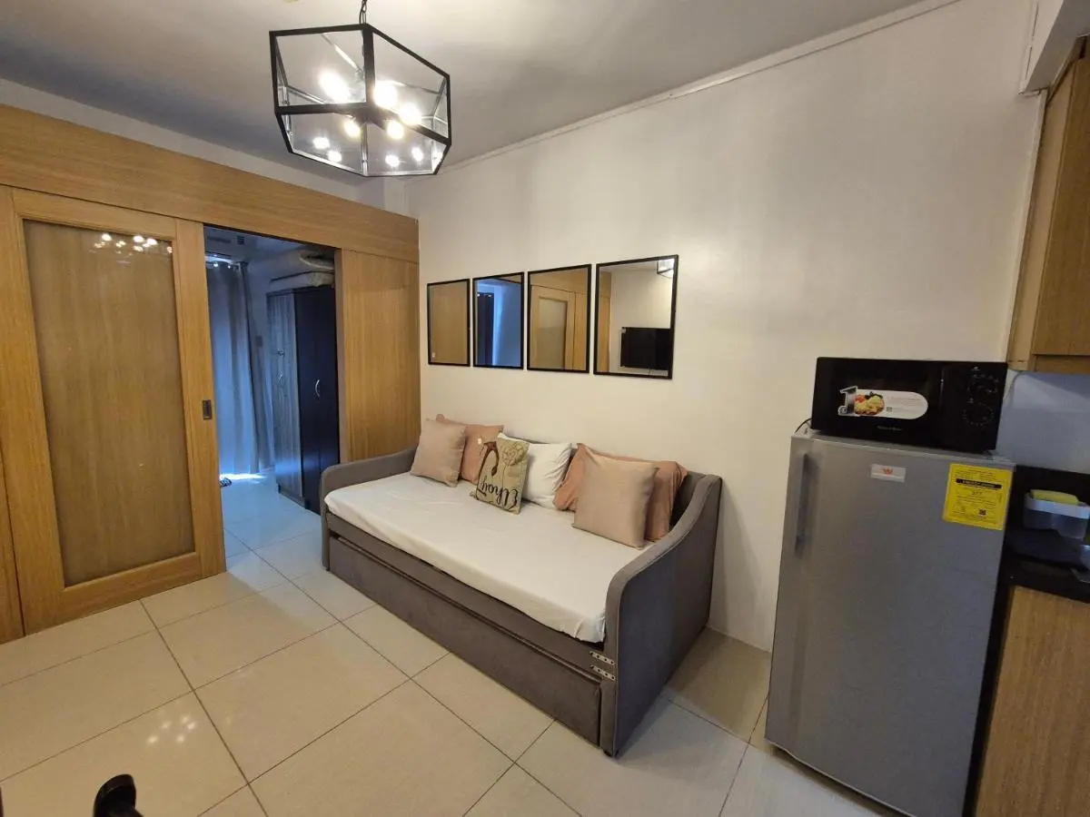 Image 4 of Family Suite with Big Balcony and Pool View