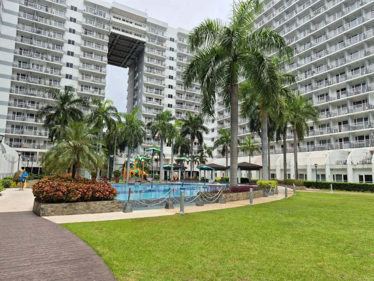 Image 6 of Family Suite with Big Balcony and Pool View