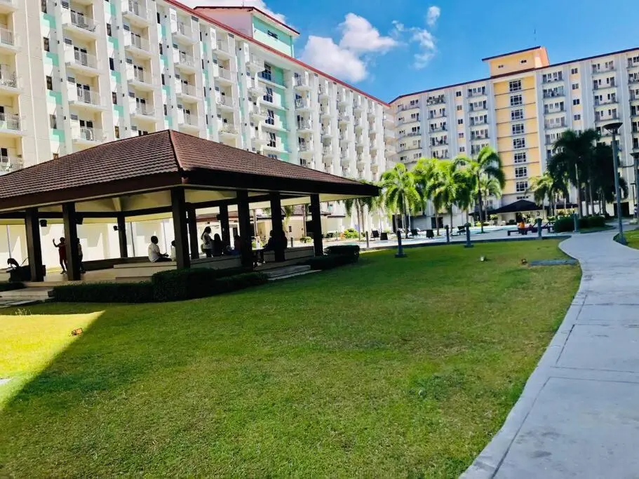 Image 1 of Field Residence SMDC 1BR w/ Netflix