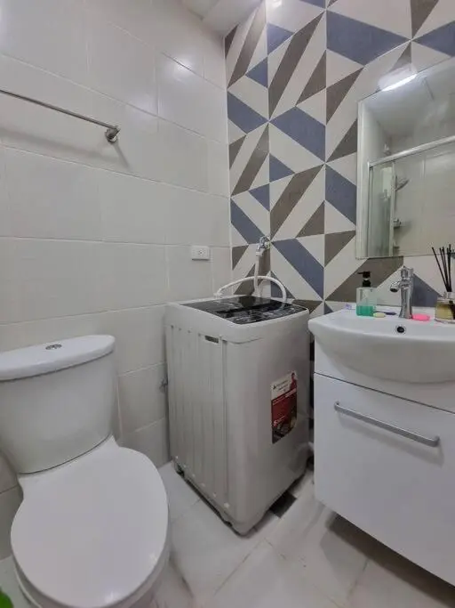 Image 4 of Good Value Makati Studio Unit – Pool View With Balcony