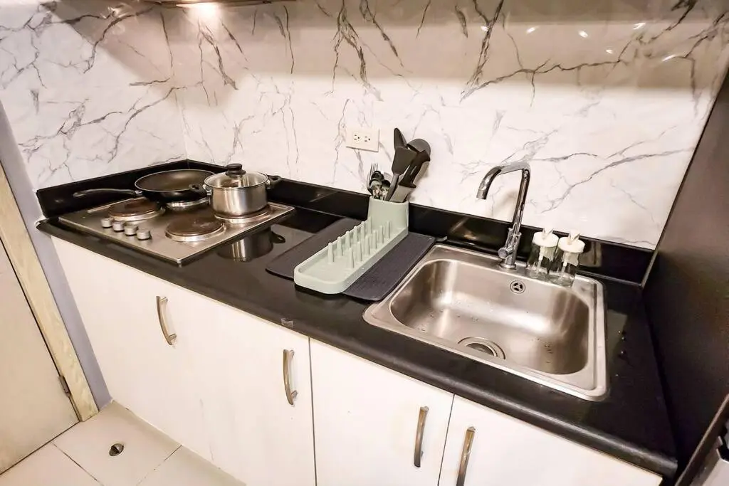 Image 2 of Homey 2br Apt 5 in Makati City