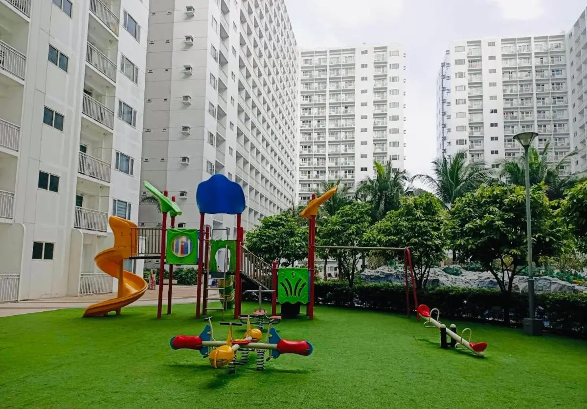 Image 2 of Homey Staycation at MOA Complex