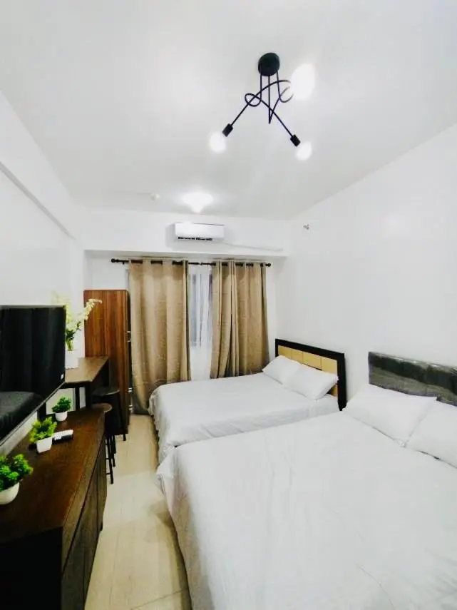 Image 3 of Hotel Luxury Twin Bed Room with Balcony Las Pinas-South Residence