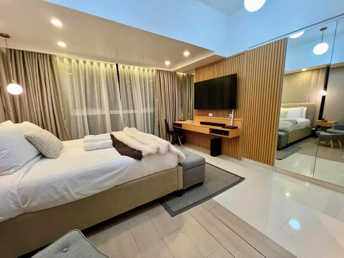 Image 5 of Hotel Vibe Condo at Uptown Parksuites BGC