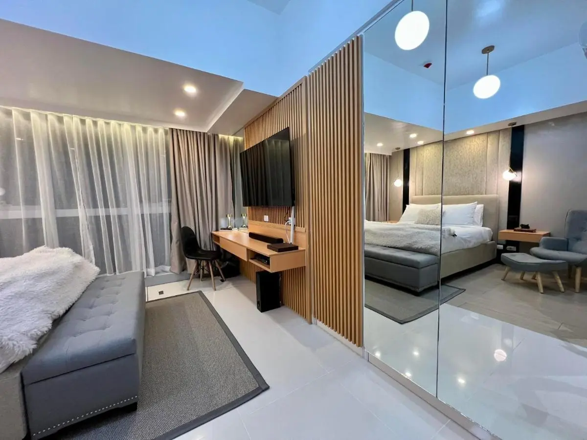 Image 1 of Hotel Vibe Condo at Uptown Parksuites BGC