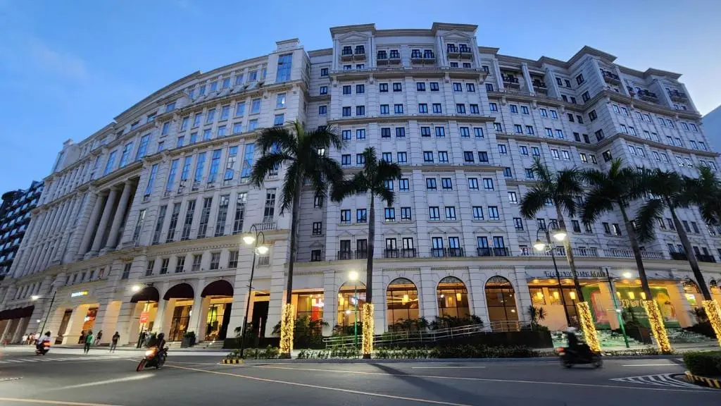 Image of House of B&Y at 101 Newport across NAIA T3