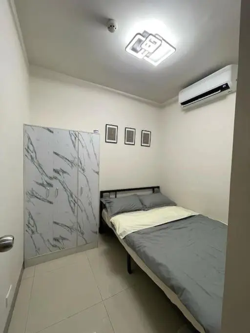 Image 1 of Juliš Apartment S residence- Moa complex pasay
