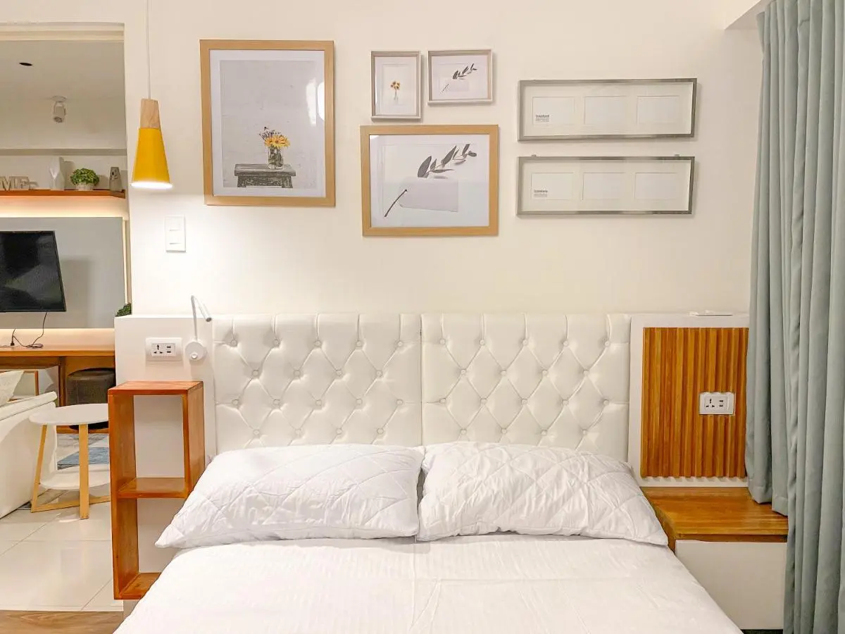 Image 2 of Large 1-Bedroom Condo 60sqm Makati Rockwell CBD Poblacion