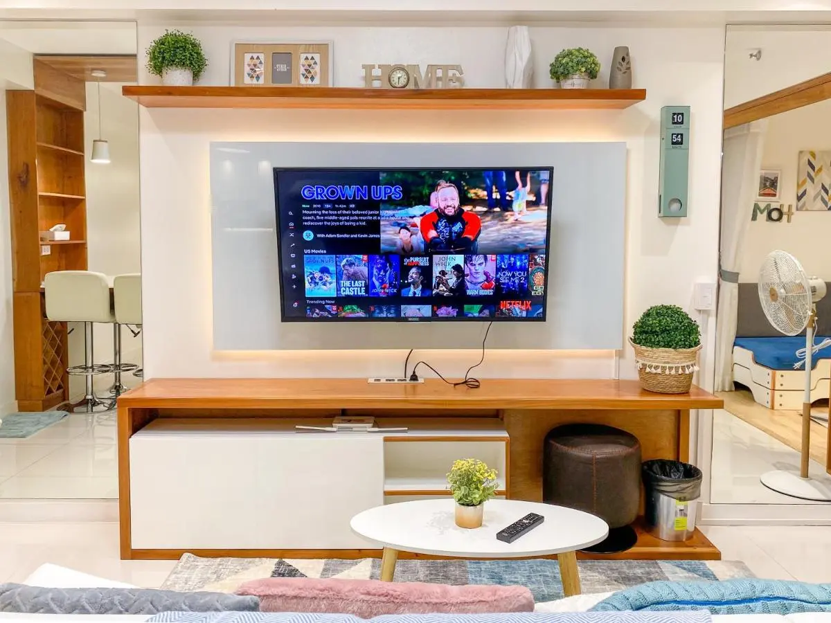 Image 1 of Large 1-Bedroom Condo 60sqm Makati Rockwell CBD Poblacion