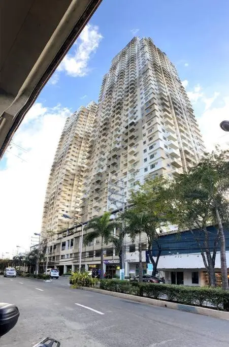 Image 6 of Large studio Cubao with 2 beds
