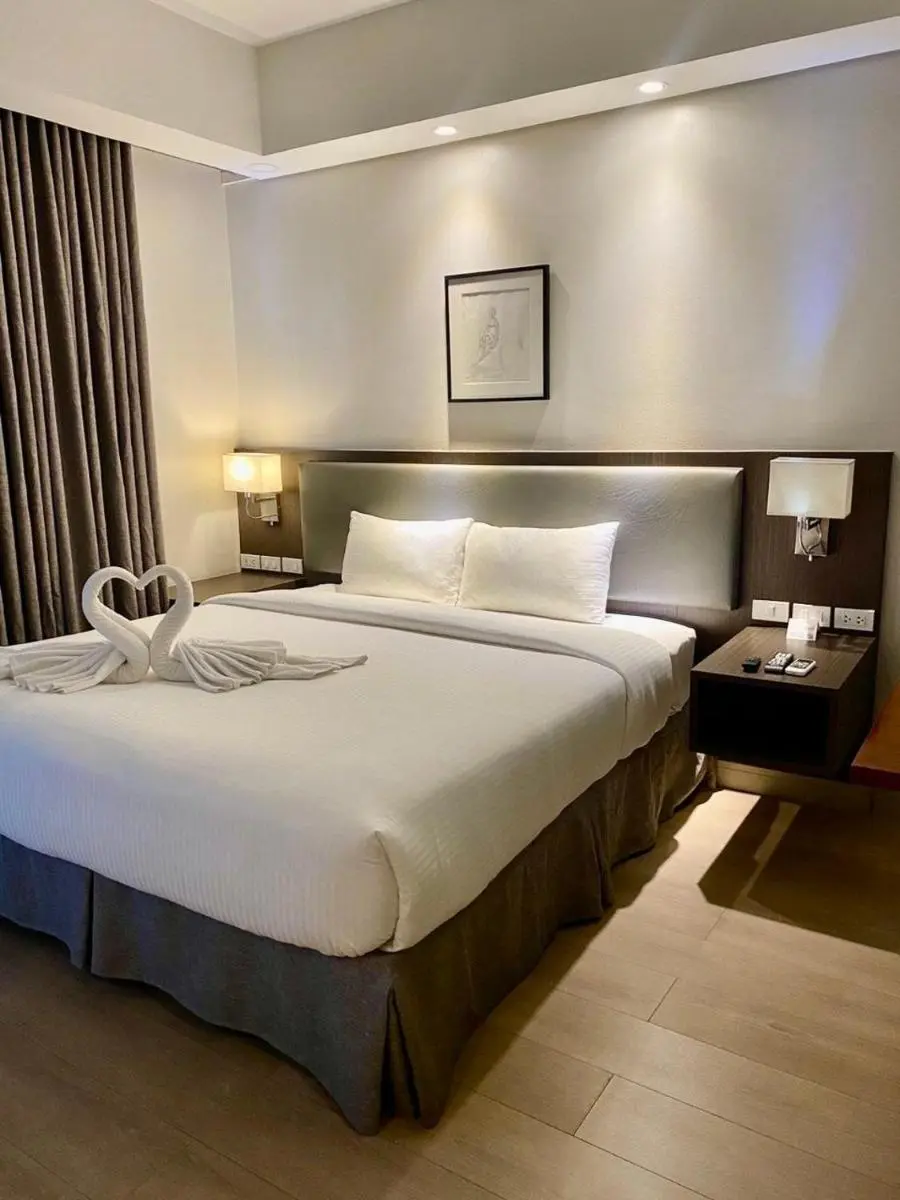 Image 5 of Luxe Suite Stays at Bonifacio Civic Center Tower