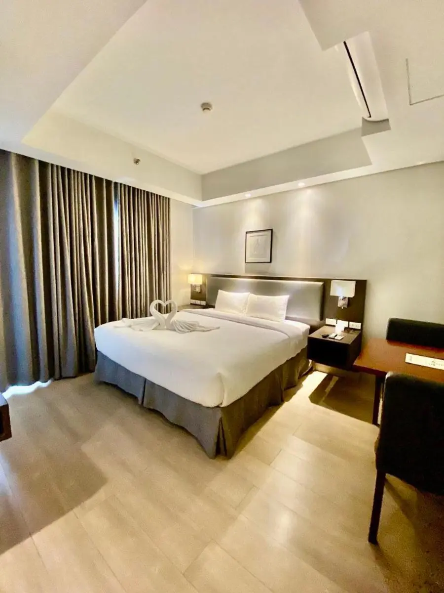 Image 2 of Luxe Suite Stays at Bonifacio Civic Center Tower