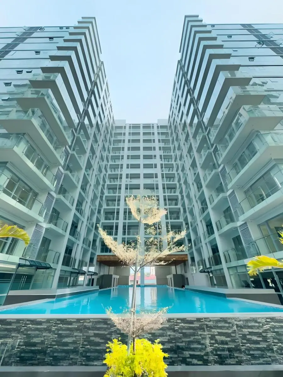 Image 3 of Luxurious European Style Penthouse Modern Apart ment Cross City of Dreams OKADA SOLAIRE MOA Airport