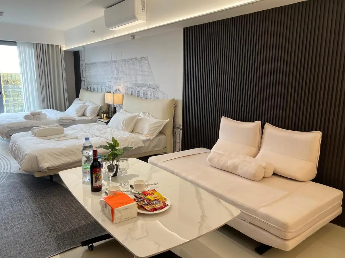 Image 4 of Luxurious European Style Penthouse Modern Apart ment Cross City of Dreams OKADA SOLAIRE MOA Airport