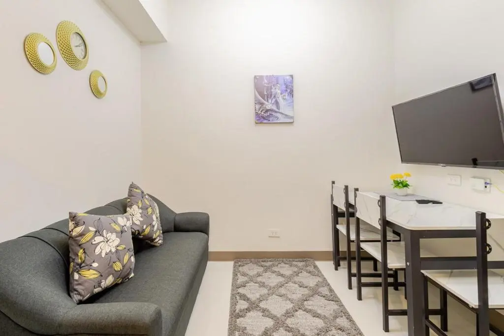 Image of Luxurious Haven by the Bay – 2BR Near MOA PICC CCP