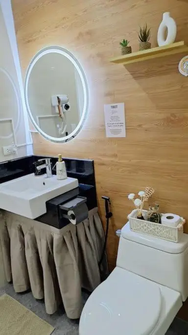 Image 5 of Luxury Bohemian Suite Venice Canal Mall & BGC Views
