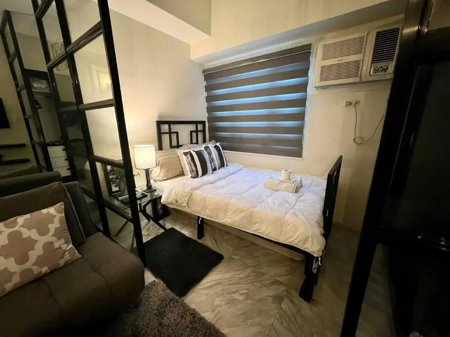 Image 1 of Luxury Style Living-Netflix Ready