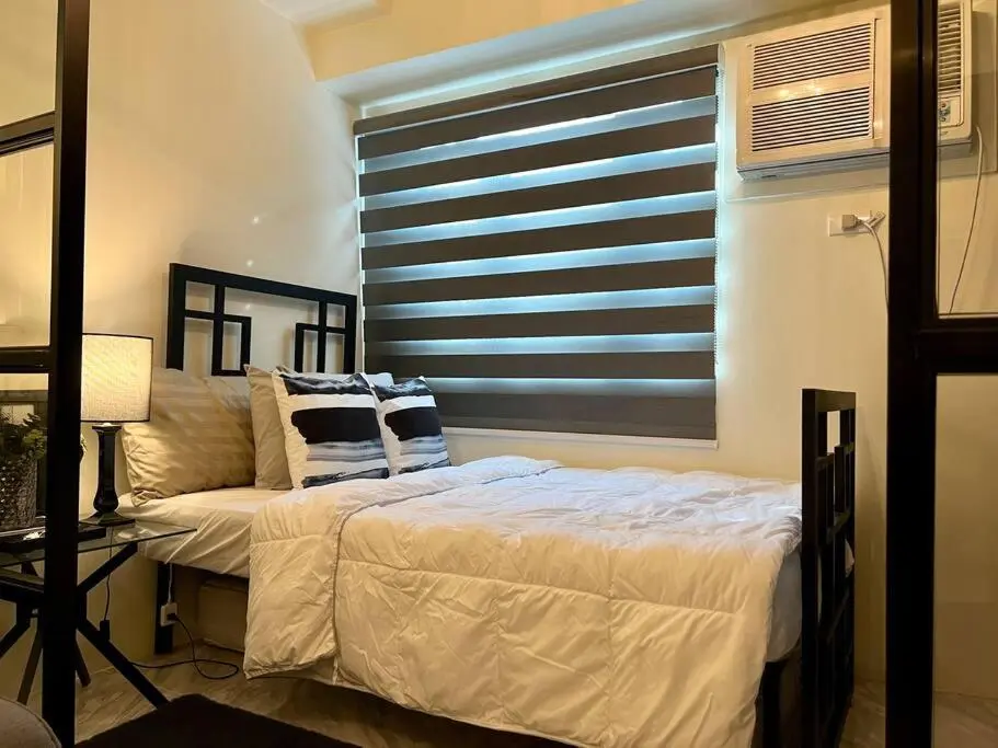 Image 2 of Luxury Style Living-Netflix Ready