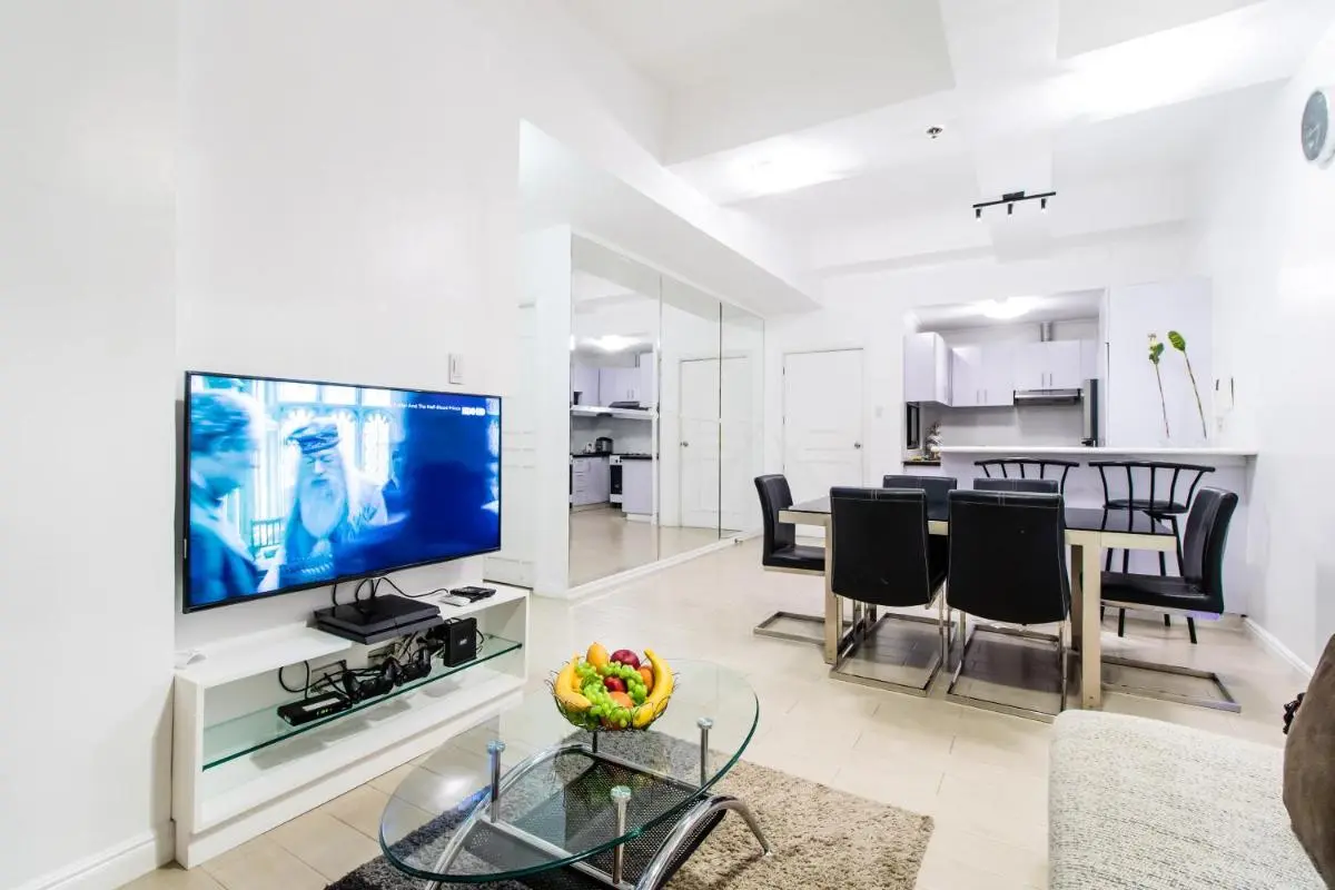 Image 4 of Luxury spacious 2BR in Salcedo Village