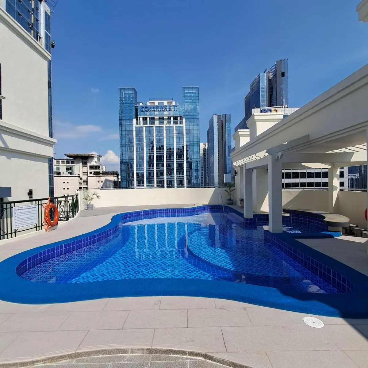 Image 3 of Luxury spacious 2BR in Salcedo Village