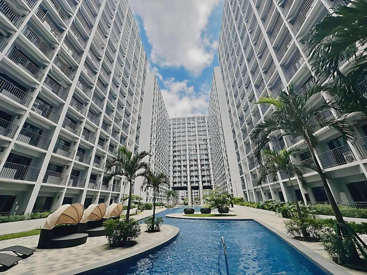 Image 6 of MALL OF ASIA Condo with Balcony Facing Pool @ Shore2