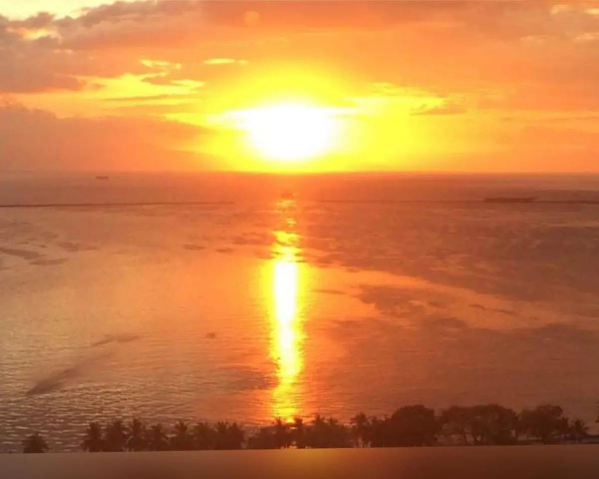 Image 1 of MANILA BAYVIEW RENTAL- LUXURY AND SUPERIOR 1 – 5 BEDROOM CONDOS WITH BALCONY POOL BAYVIEWS NETFLIX – Housekeeping Available-