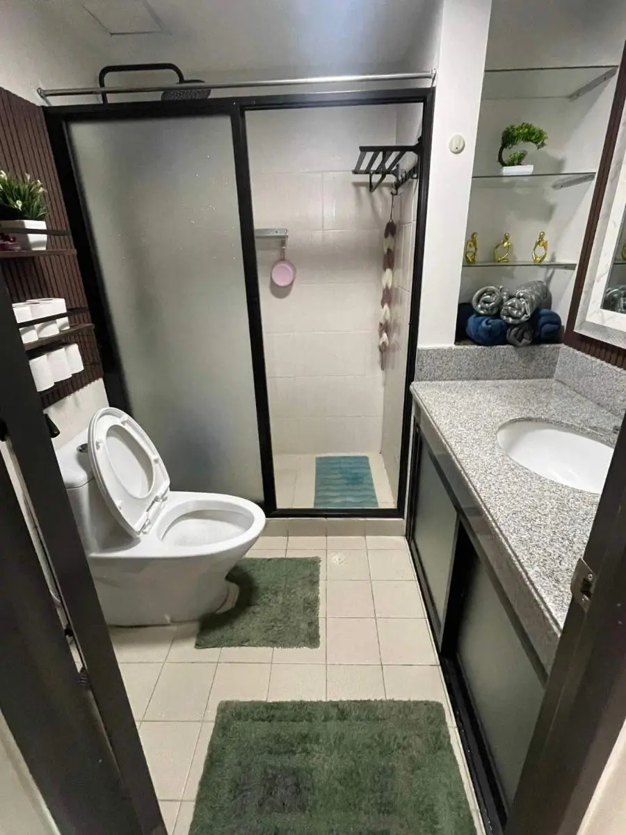 Image 3 of MaRoy Suites at Asteria Residences (Near NAIA with free Parking+Fiber Internet)