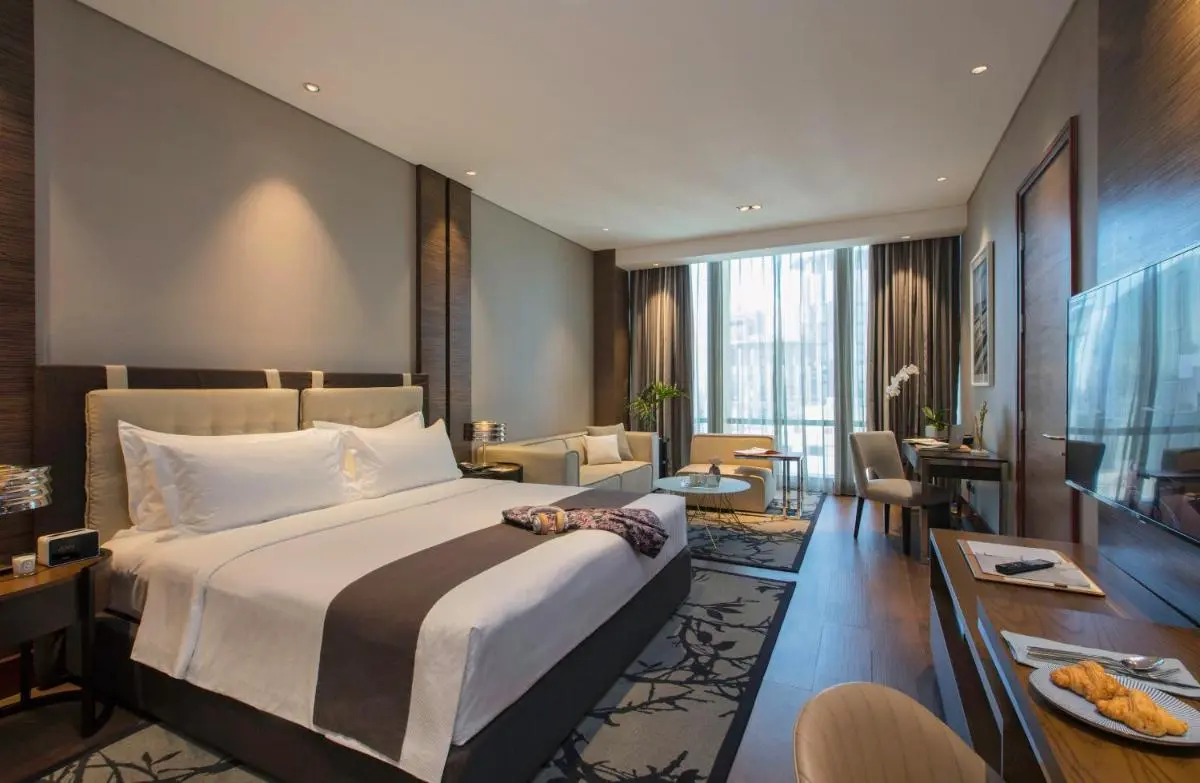 Image 1 of Makati Diamond Residences