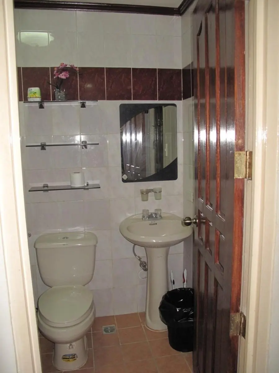 Image 3 of Makati Suites at Travelers Inn